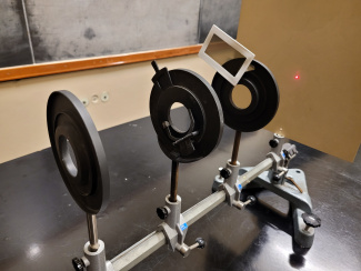 Experimental setup: optical bench with mounts